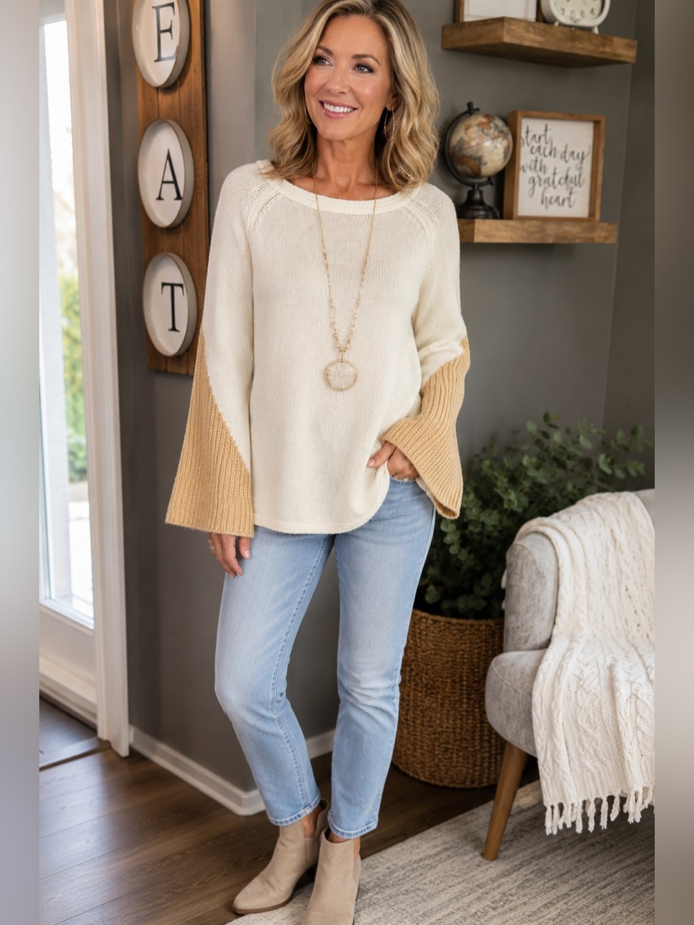 Chico’s Size 0 Ivory Beige Colorblock Bell Sleeve Knit Sweater Small